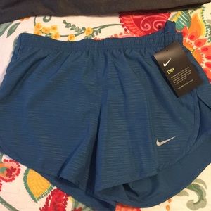 NWT Size XS women’s Nike shorts